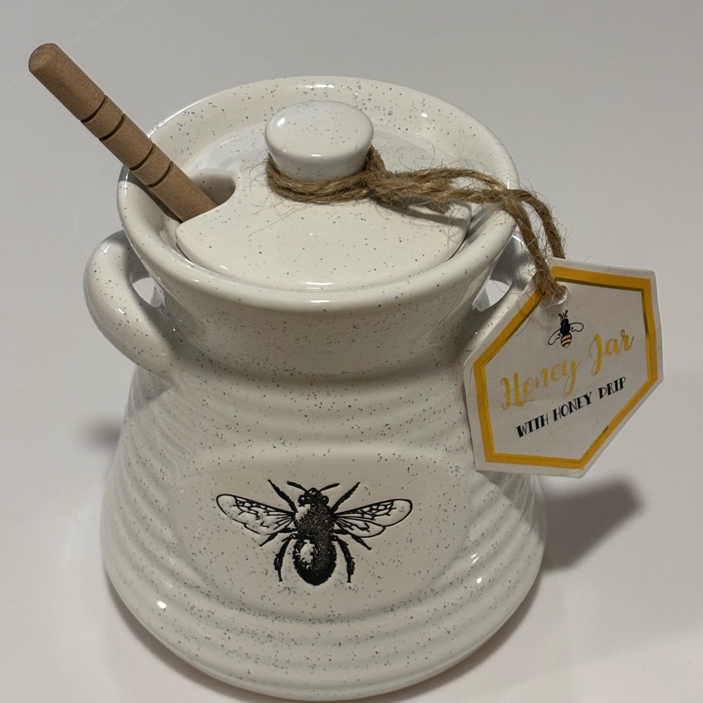 Market Finds MRKT Ceramic Honey Pot Set, Bee Design